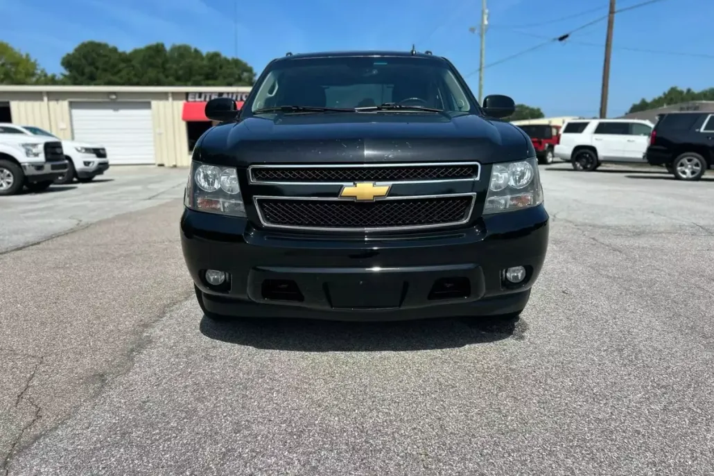 2013 Chevrolet Avalanche LT photo 1