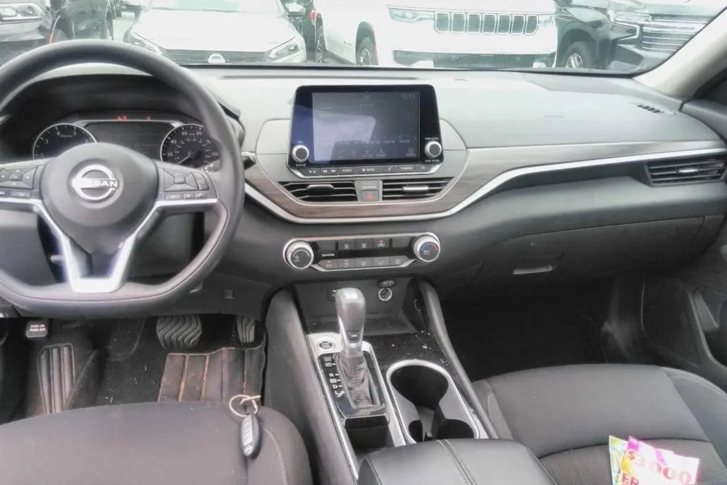 2024 Nissan Altima 2.5 SV photo 1