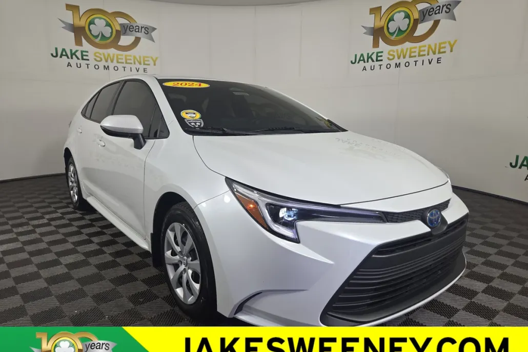 2024 Toyota Corolla Hybrid LE photo 1