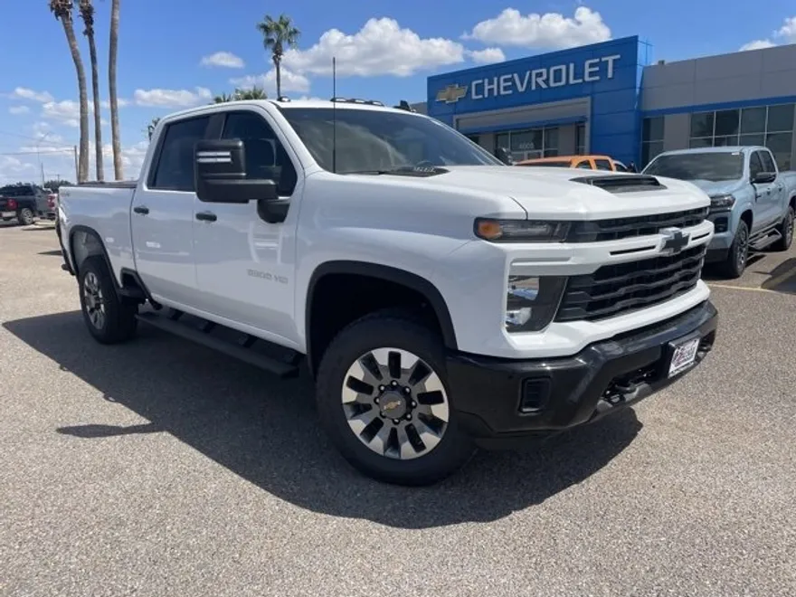 2026 Chevrolet Silverado 2500HD Custom photo 1
