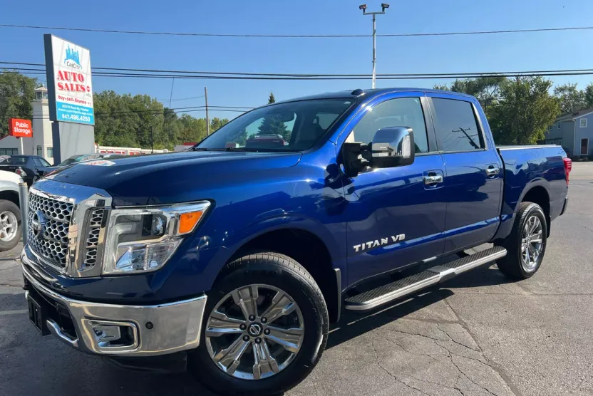 2019 Nissan Titan PRO-4X Crew Cab photo 1