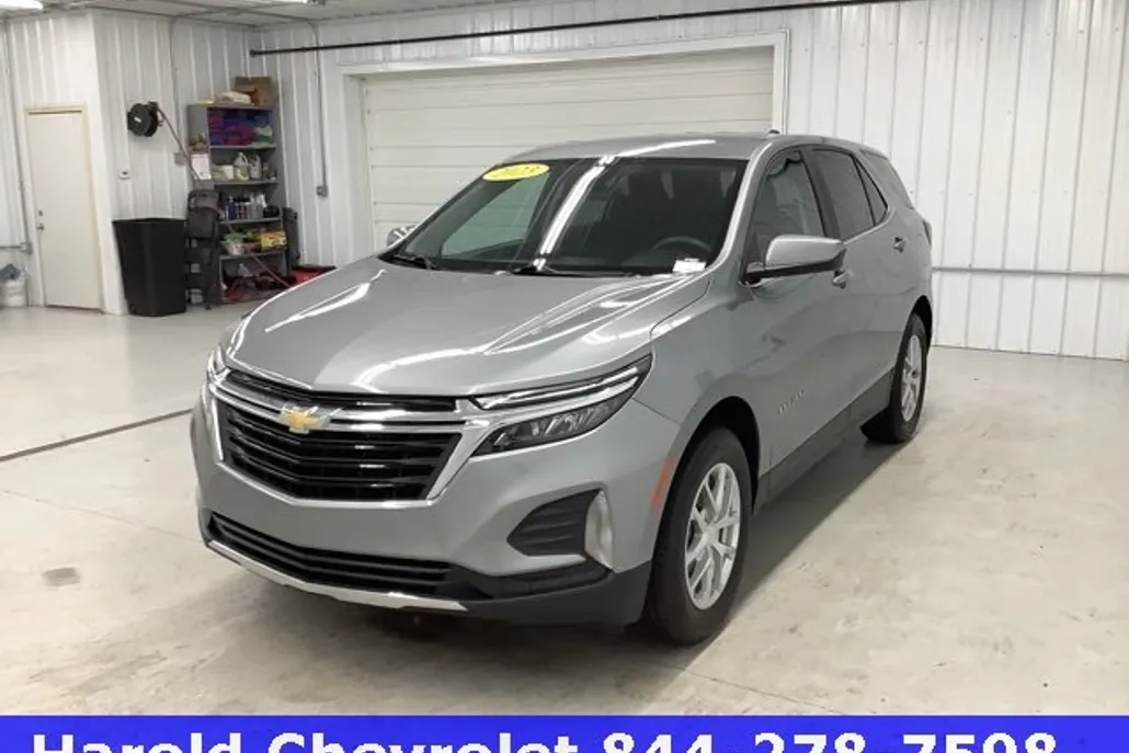 2023 Chevrolet Equinox LT photo 1
