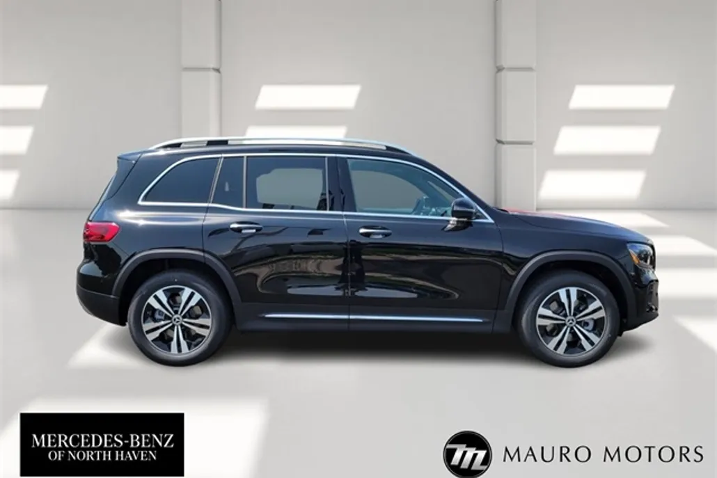 2025 Mercedes Benz GLB 250 4MATIC photo 1