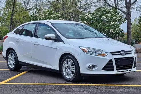 2012 Ford Focus SEL photo 2