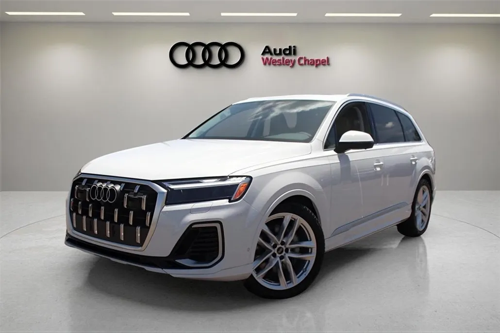 2025 Audi Q7 55 Premium Plus photo 1