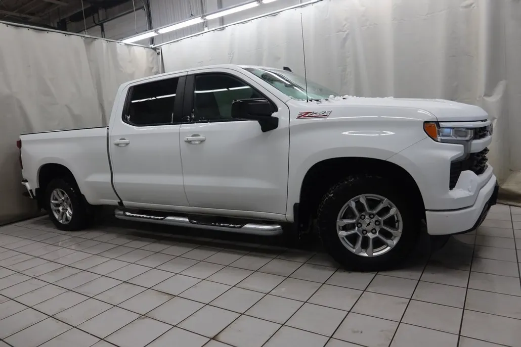 2023 Chevrolet Silverado 1500 RST photo 1