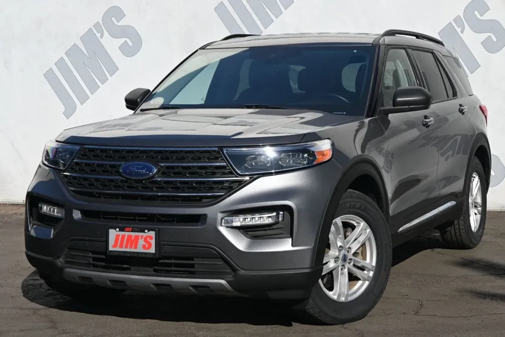 2022 Ford Explorer XLT photo 1