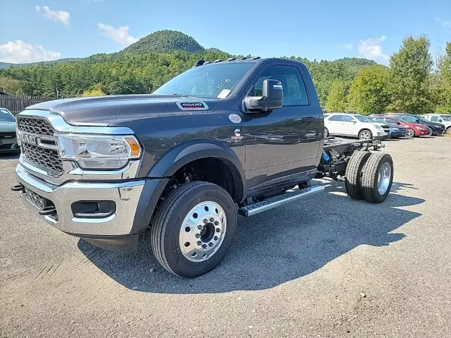 2024 Ram 5500 Tradesman photo 1