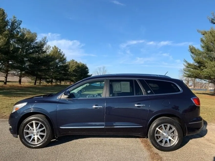 2017 Buick Enclave Leather photo 1