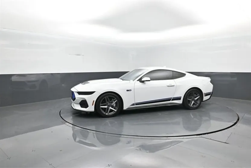 2024 Ford Mustang GT Premium photo 1
