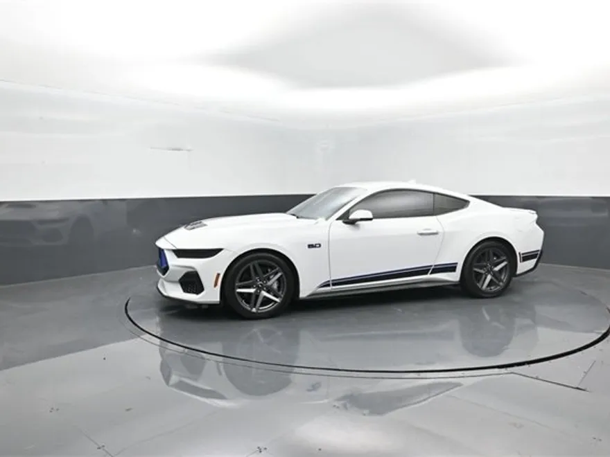 2024 Ford Mustang GT Premium photo 1