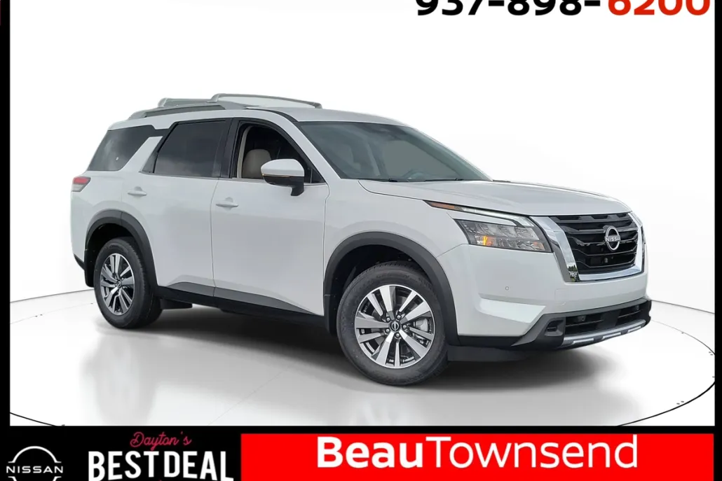 2025 Nissan Pathfinder SL photo 1