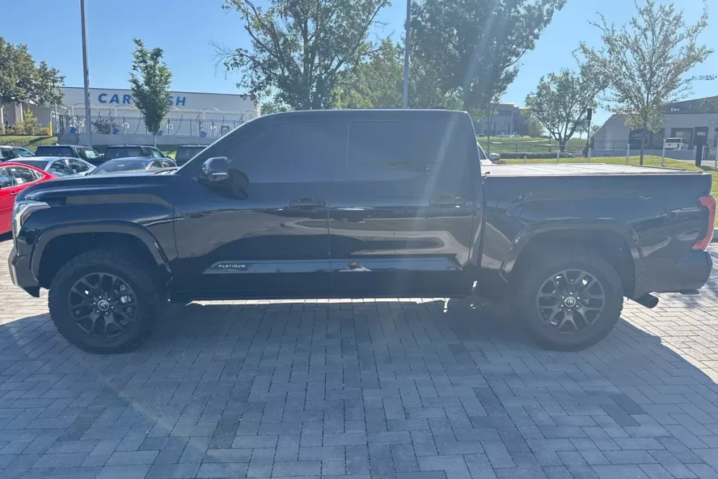 2023 Toyota Tundra Platinum CrewMax photo 1