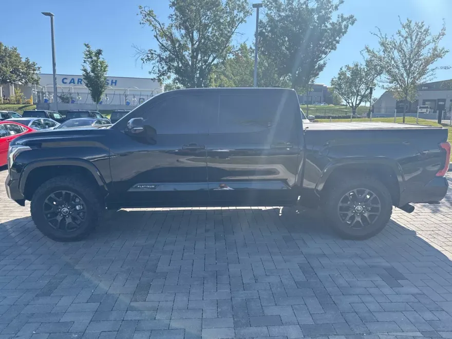 2023 Toyota Tundra Platinum CrewMax photo 1