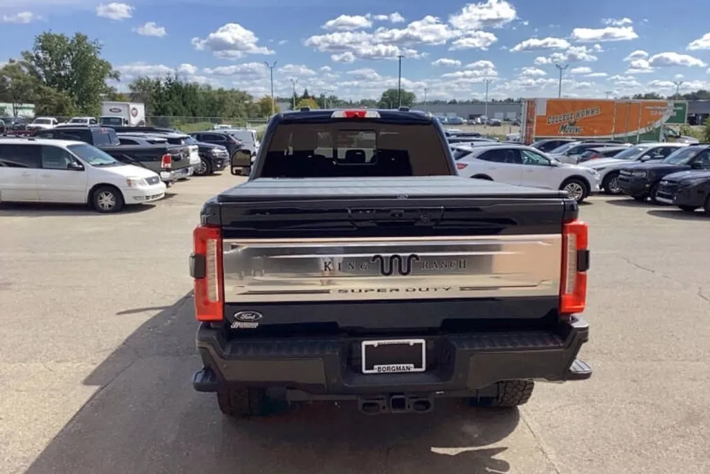 2024 Ford F-350 King Ranch photo 1