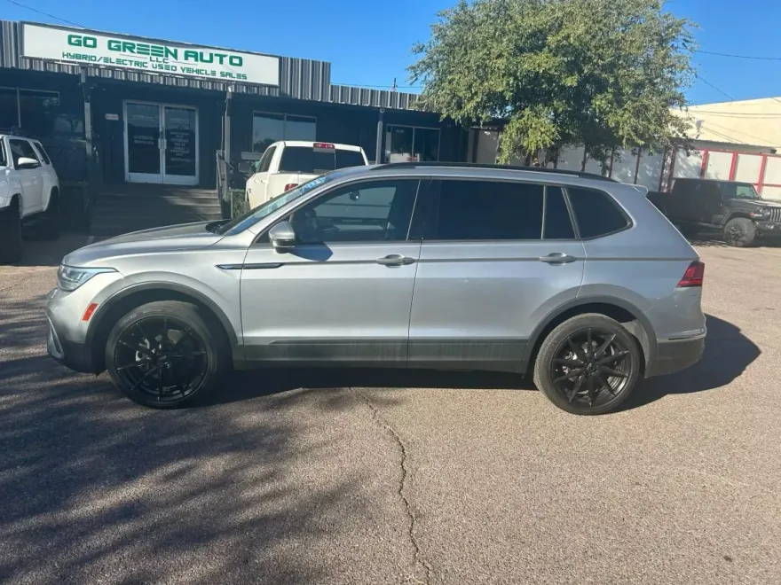 2022 Volkswagen Tiguan Sport photo 1