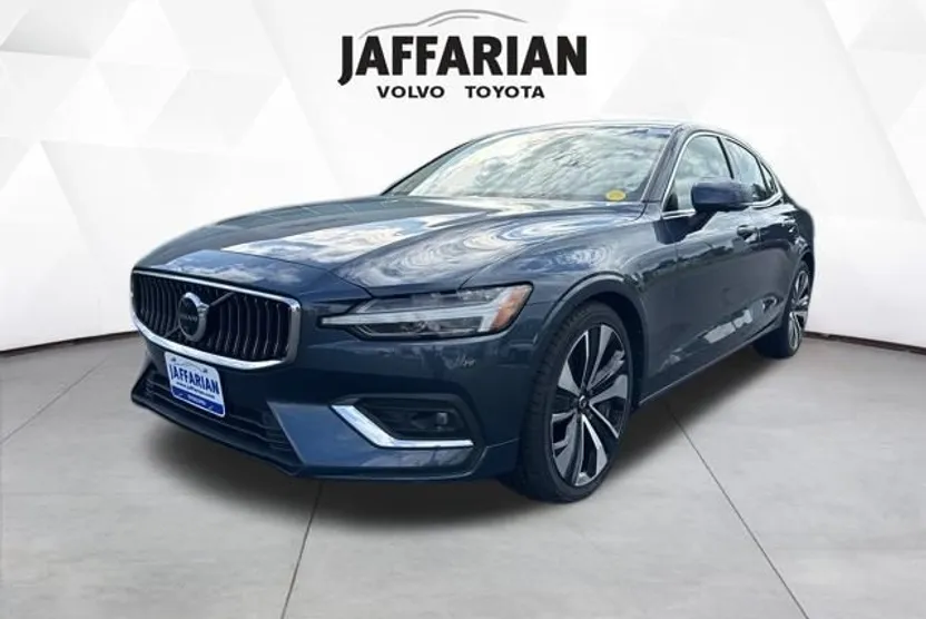2023 Volvo S60 Ultimate photo 1