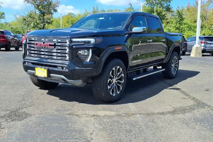 2025 Gmc Canyon Denali photo 1