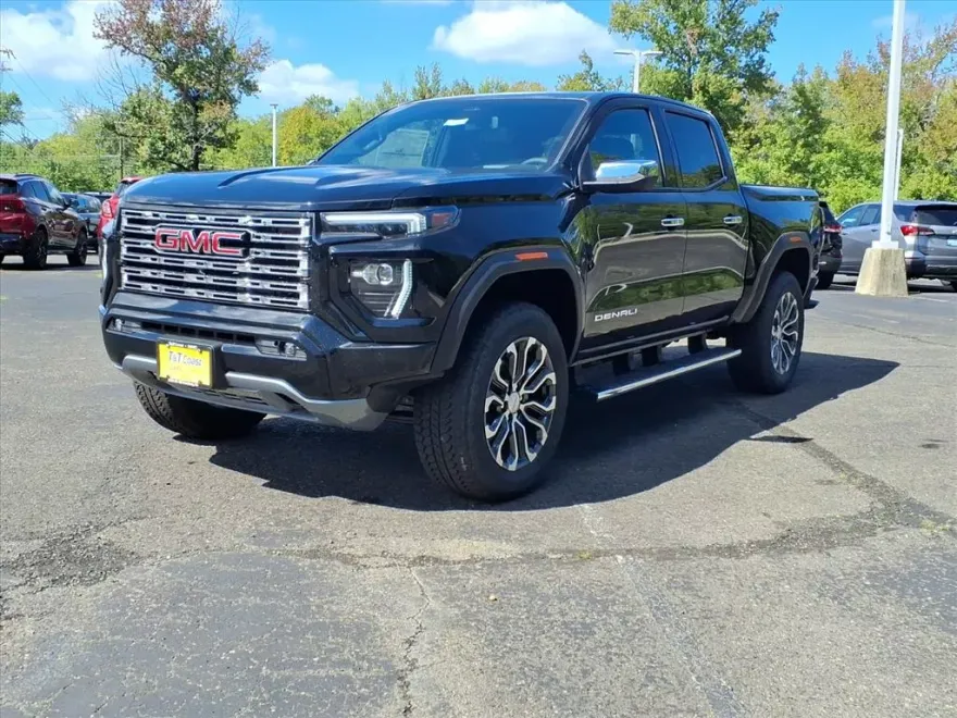 2025 Gmc Canyon Denali photo 1