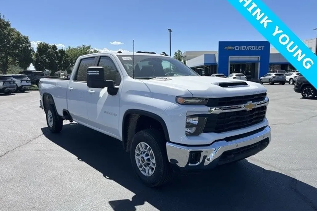 2025 Chevrolet Silverado 2500HD LT photo 1