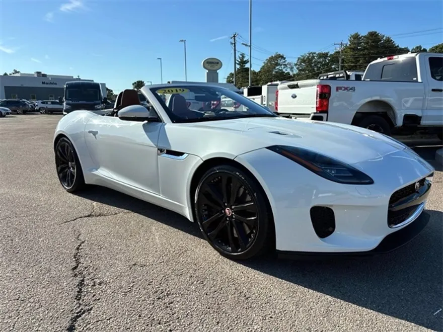 2019 Jaguar F-TYPE P380 photo 1