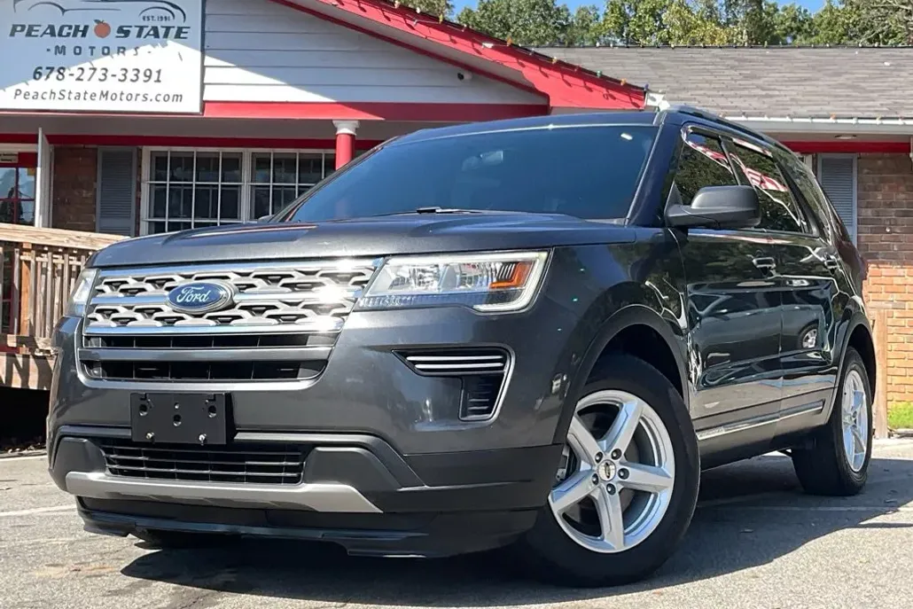 2018 Ford Explorer XLT photo 1