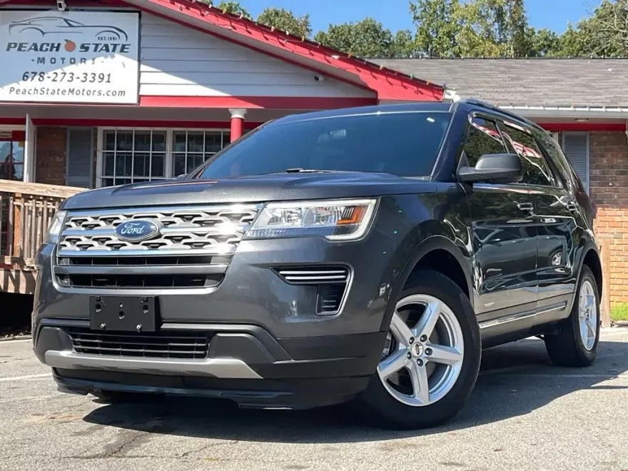 2018 Ford Explorer XLT photo 1