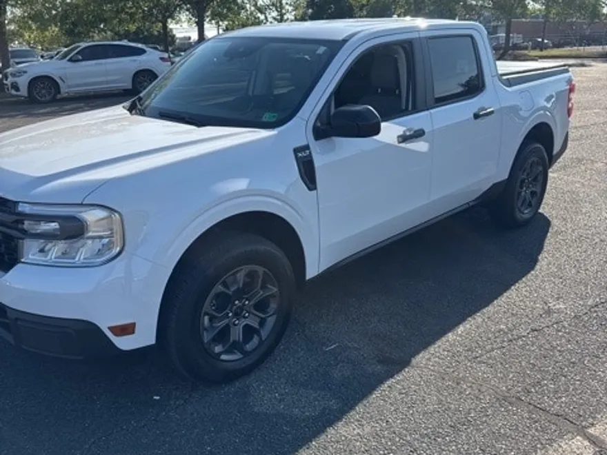 2024 Ford Maverick XLT photo 1