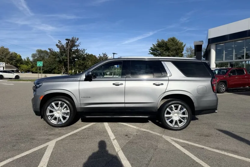2022 Chevrolet Tahoe High Country photo 1