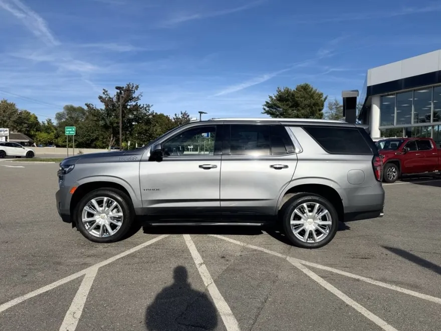 2022 Chevrolet Tahoe High Country photo 1