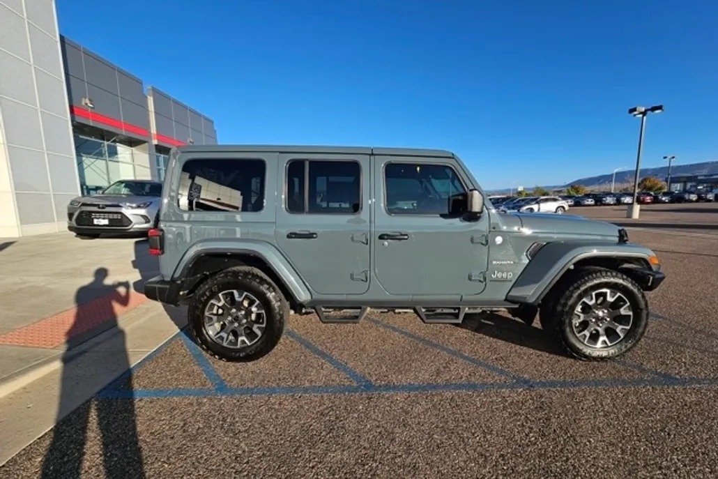 2024 Jeep Wrangler Sahara photo 1