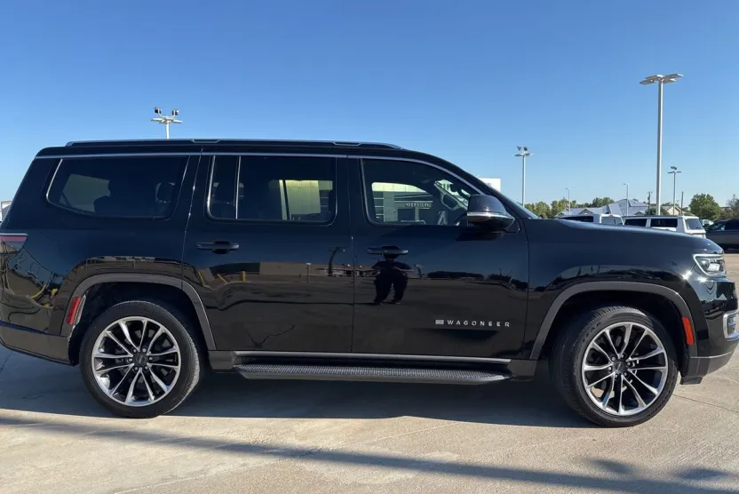 2022 Jeep Wagoneer Series II photo 1