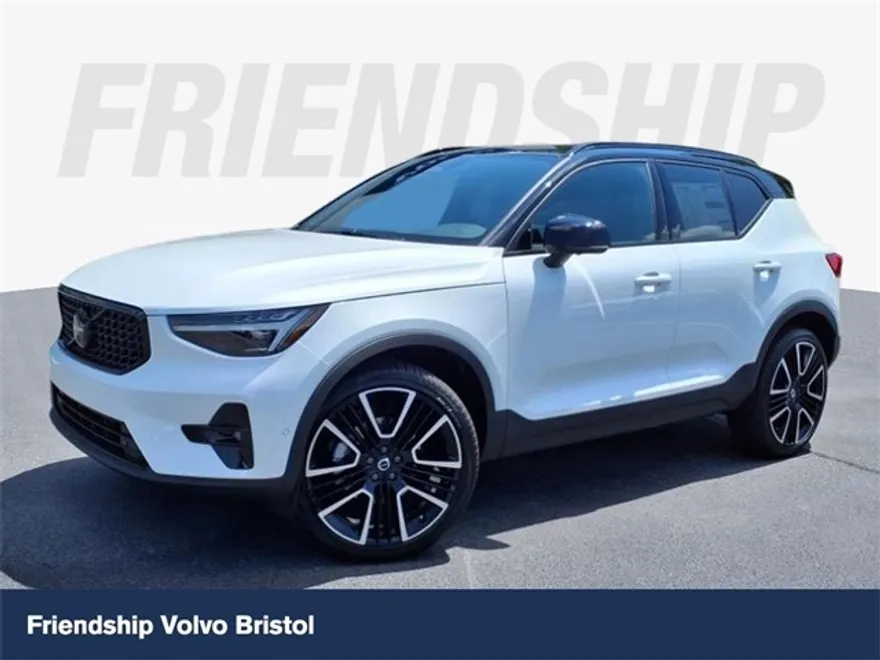 2026 Volvo XC40 photo 1