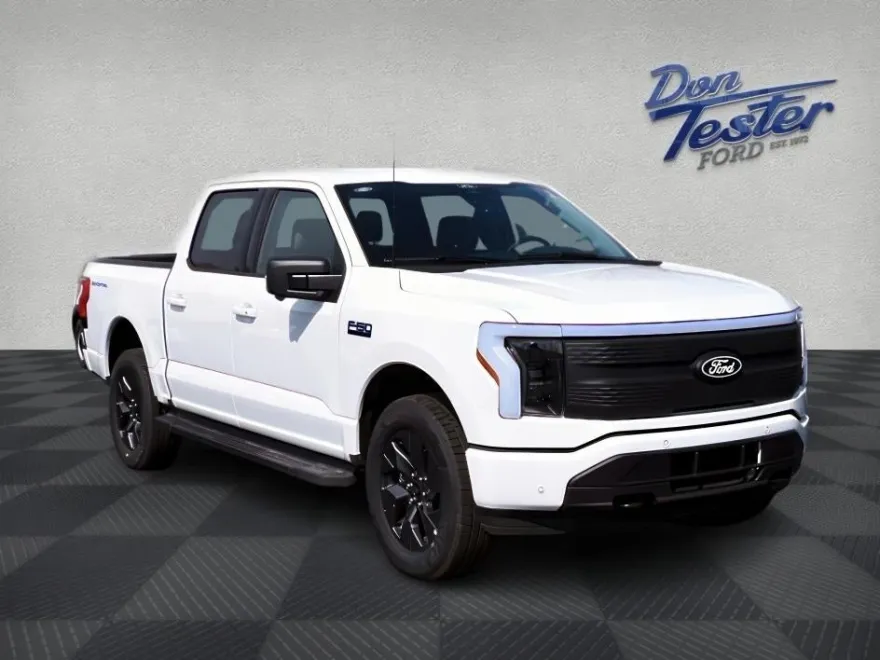 2025 Ford F-150 Lightning photo 1