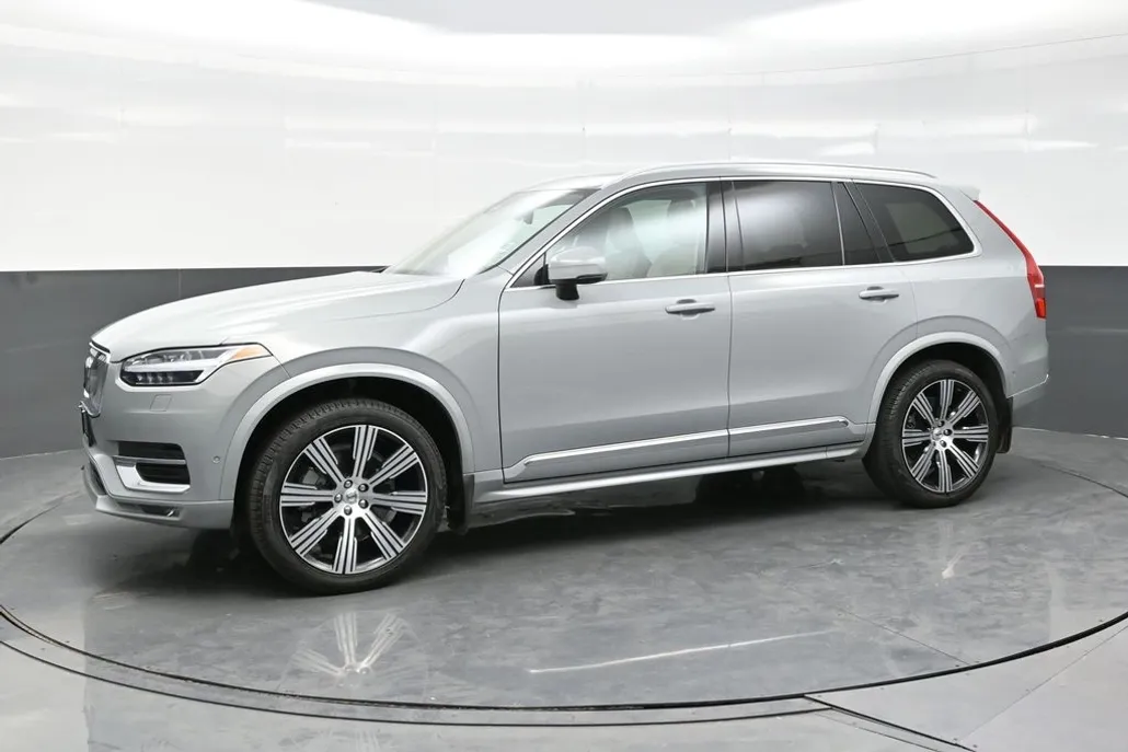 2024 Volvo XC90 Plus photo 1