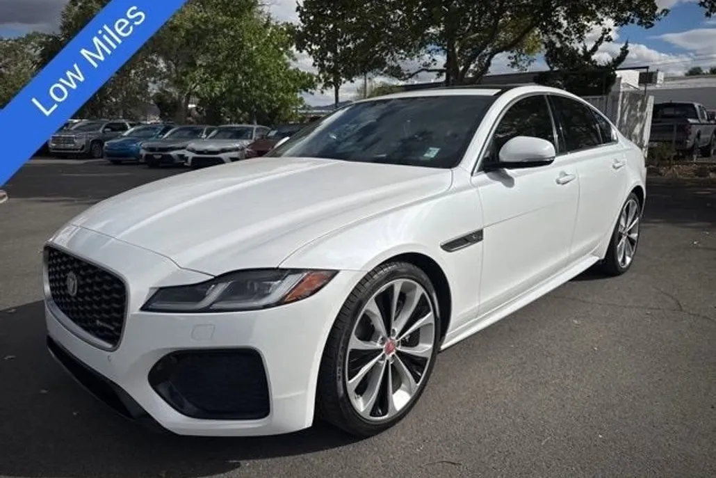 2023 Jaguar XF R-Dynamic SE photo 1