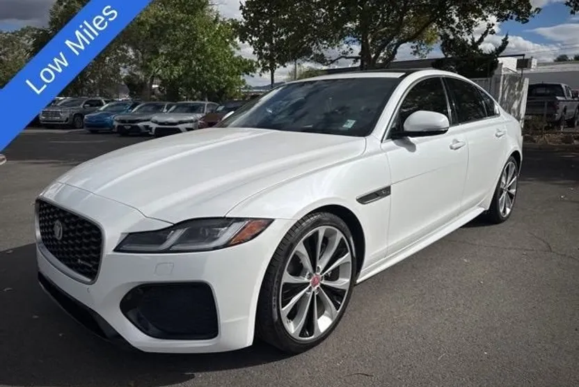 2023 Jaguar XF R-Dynamic SE photo 1