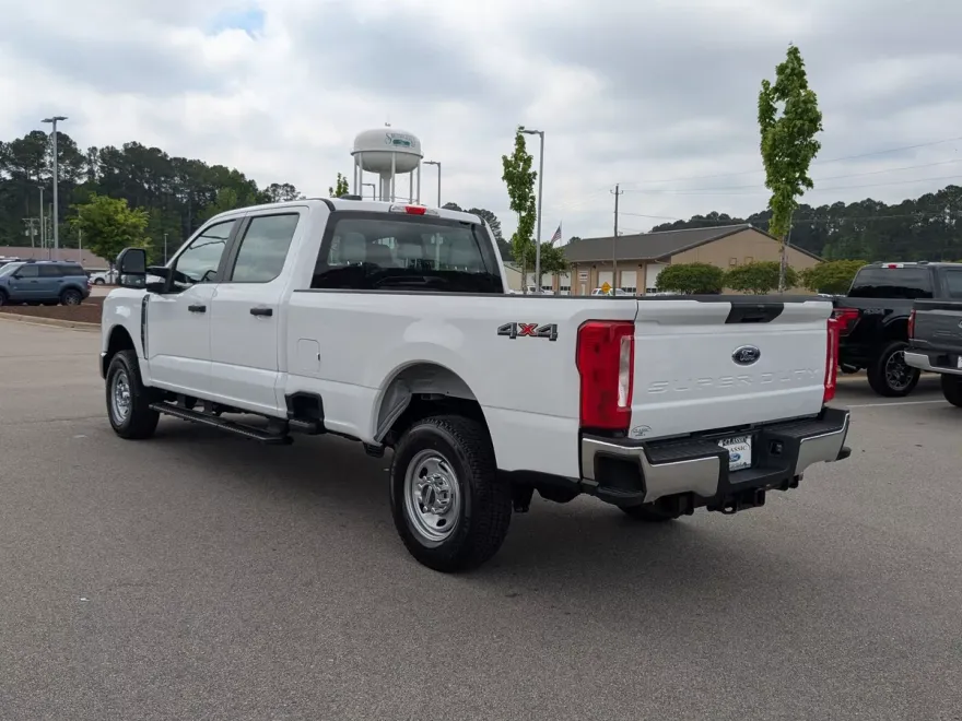 2025 Ford F-250 XL photo 1
