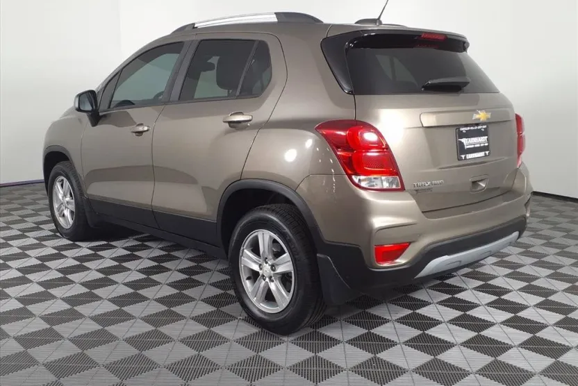 2021 Chevrolet Trax LT photo 1