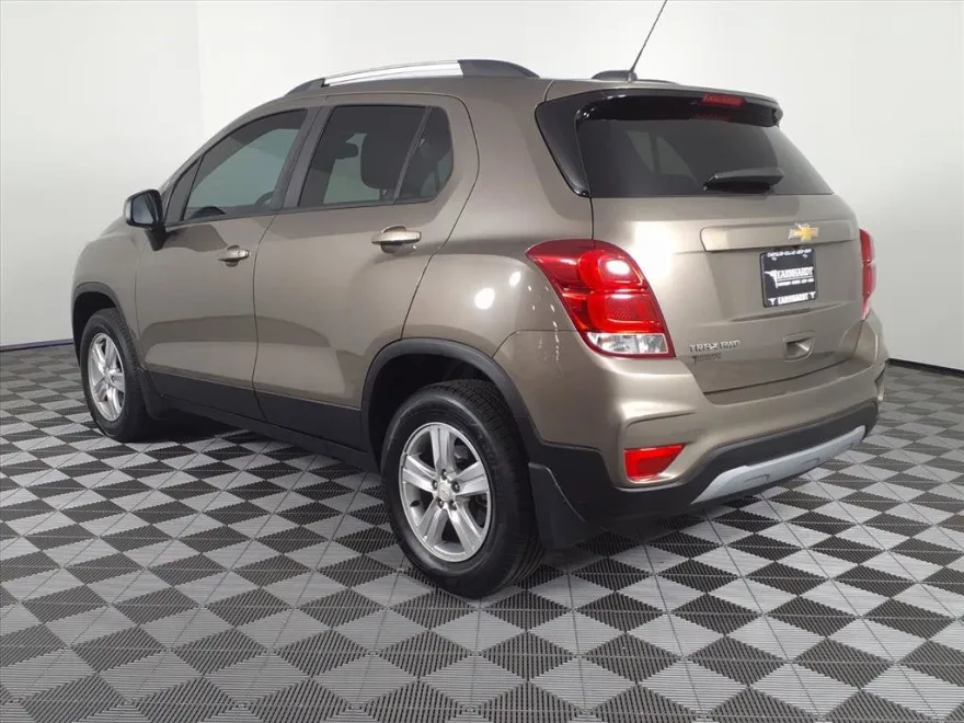2021 Chevrolet Trax LT photo 1