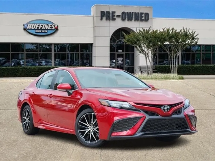 2024 Toyota Camry SE photo 1