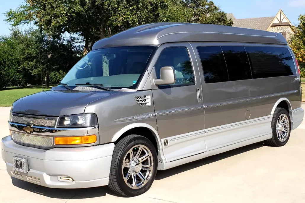 2013 Chevrolet Express photo 1
