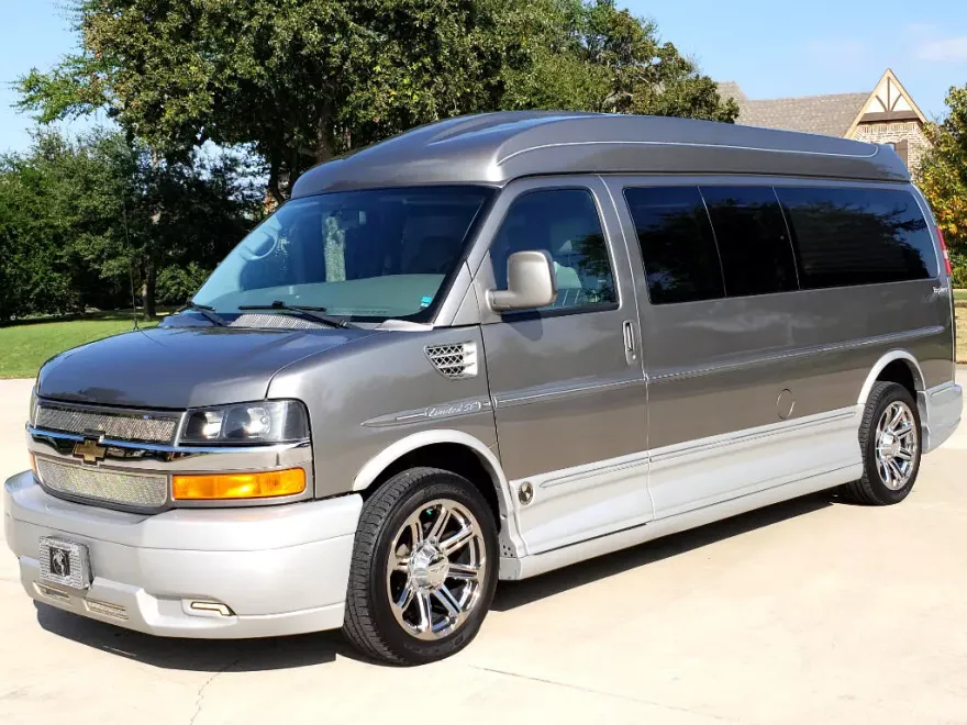 2013 Chevrolet Express photo 1