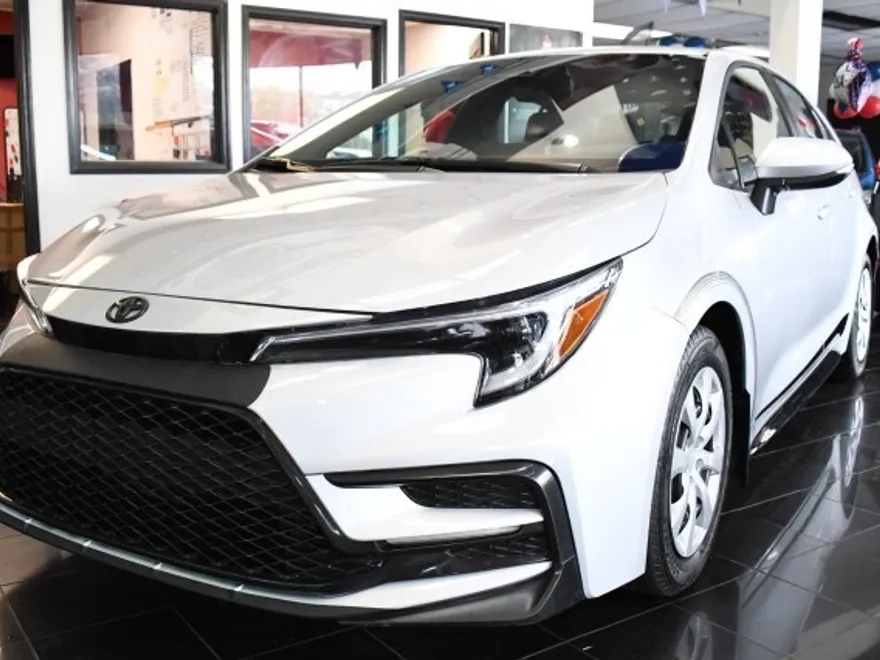 2024 Toyota Corolla SE photo 1