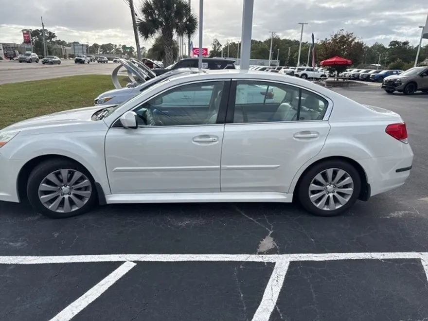 2011 Subaru Legacy 3.6R photo 1