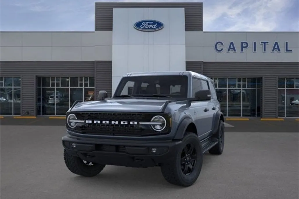2025 Ford Bronco Outer Banks photo 1
