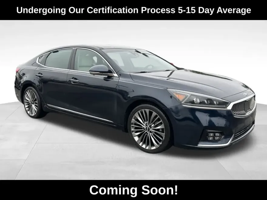 2017 Kia Cadenza Limited photo 1