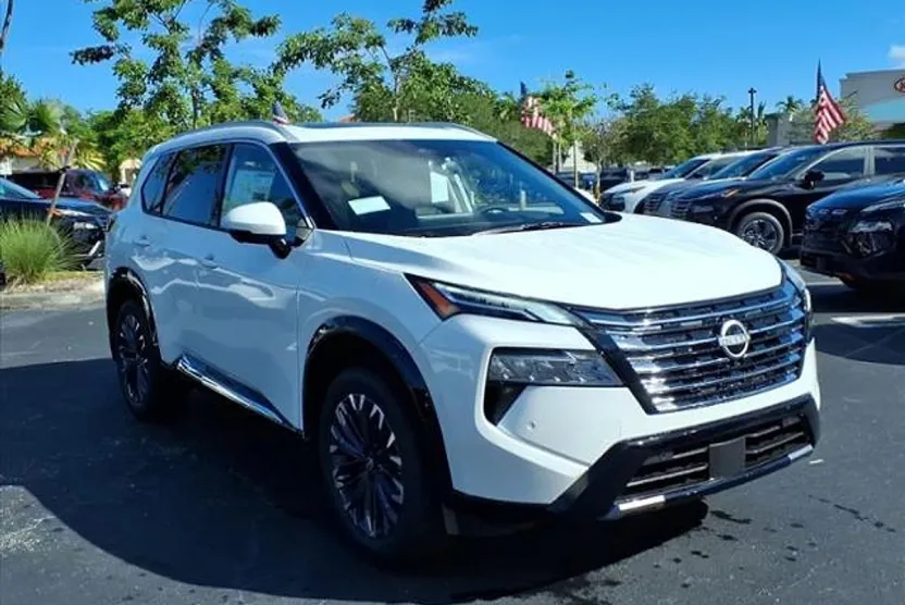 2026 Nissan Rogue Platinum photo 1