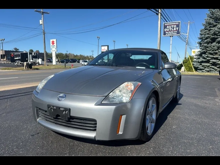 2005 Nissan 350Z Touring photo 1
