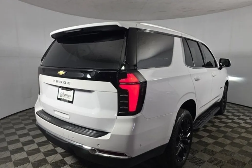 2025 Chevrolet Tahoe LS photo 1